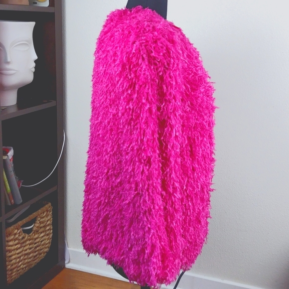 Martha Debayle X IVONNE Hot Pink jacket - Picture 5 of 6